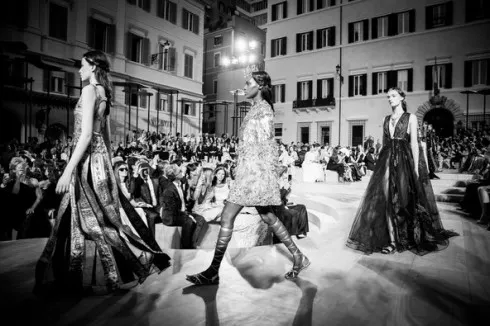 muoi-diem-noi-bat-tuan-le-couture-valentino