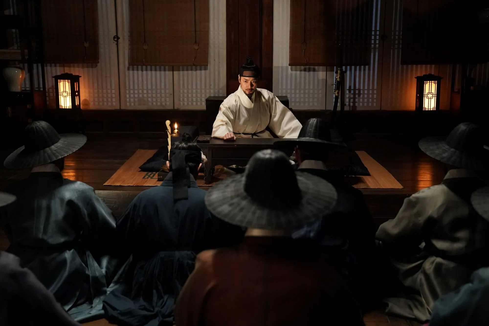 Lee Jun Hyuk thủ vai Geum Seong Đại Quân, người con thứ 6 của Vua Sejong và là chú của Vua Danjong.