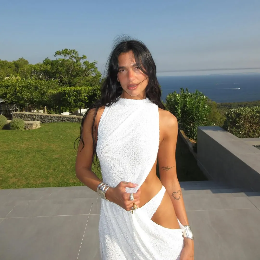 váy trắng maxi dua lipa 