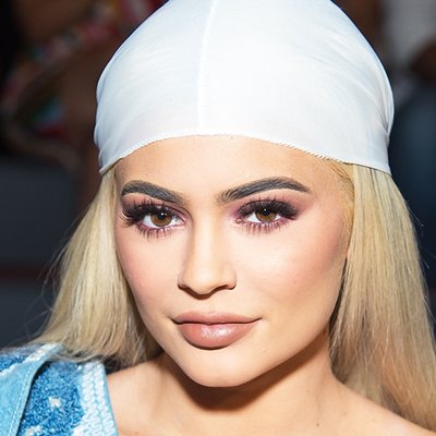 nghệ sĩ trang điểm xu hướng trang điểm kylie jenner ft800