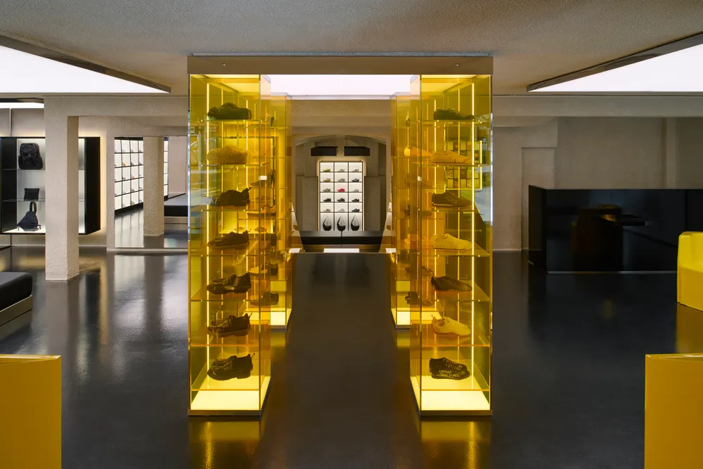 ửa Hàng Flagship Toàn Cầu Tại Champs-Élysées, Paris 