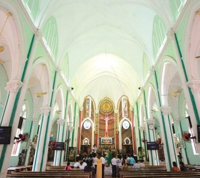 Nhà thờ Cha Tam và kiến trúc Gothic ở Chợ Lớn