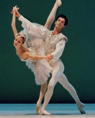 vu doan ballet Phap tai Vietnam - Elle Vietnam
