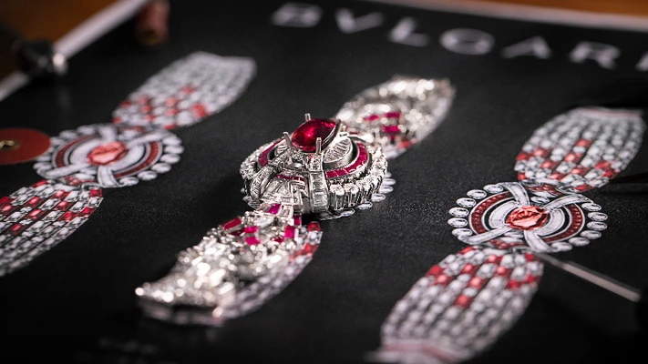 đồng hồ magnifica ruby methamorphosis