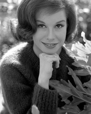 Tiễn biệt minh tinh Mary Tyler Moore qua đời ở tuổi 80