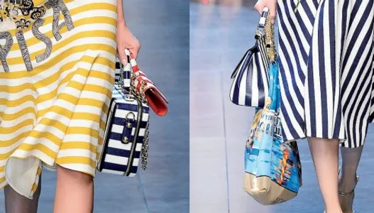 Họa tiết sọc thủy thủ (breton stripe) không còn dành riêng cho những chiếc áo thun kinh điển mà đã trở thành điểm nhấn cho những chiếc váy mùa Hè và phụ kiện cực cool!