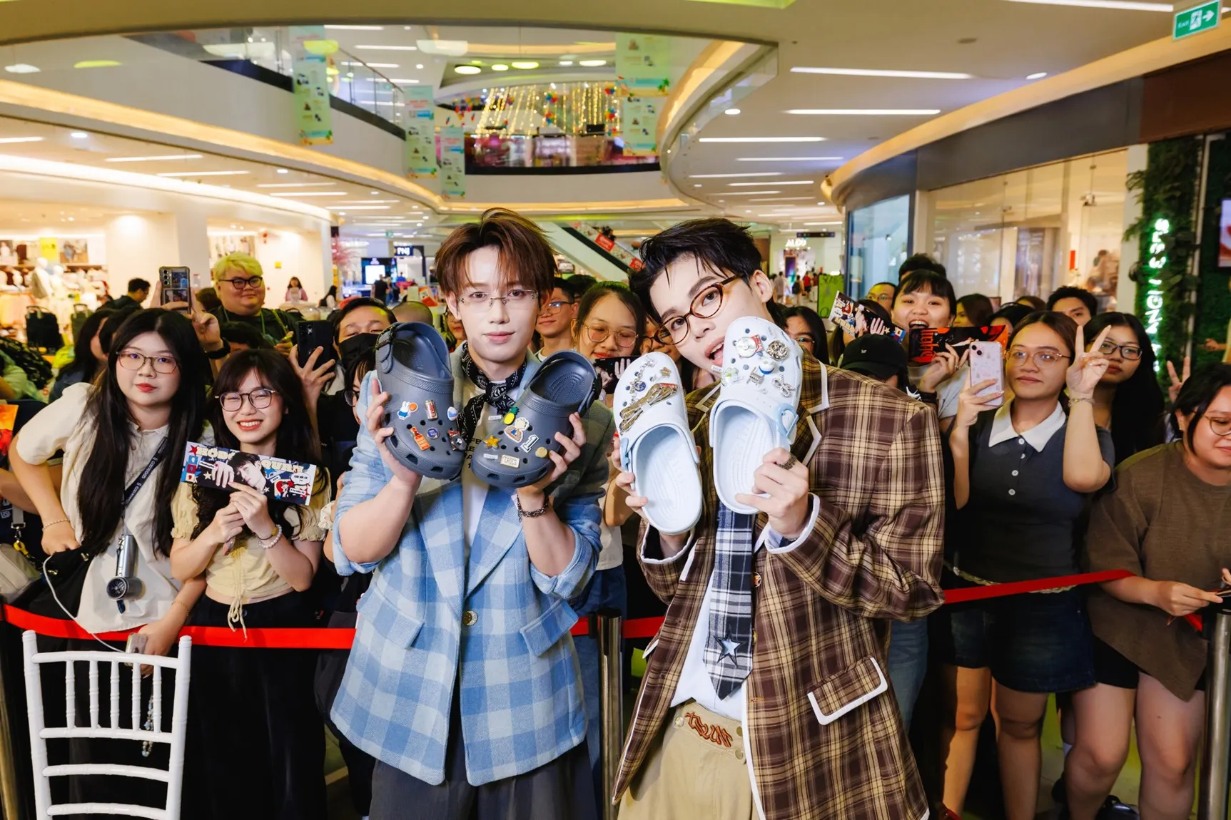 Khách mời tại sự kiện Pop Up của Crocs tại Vạn Hạnh Mall