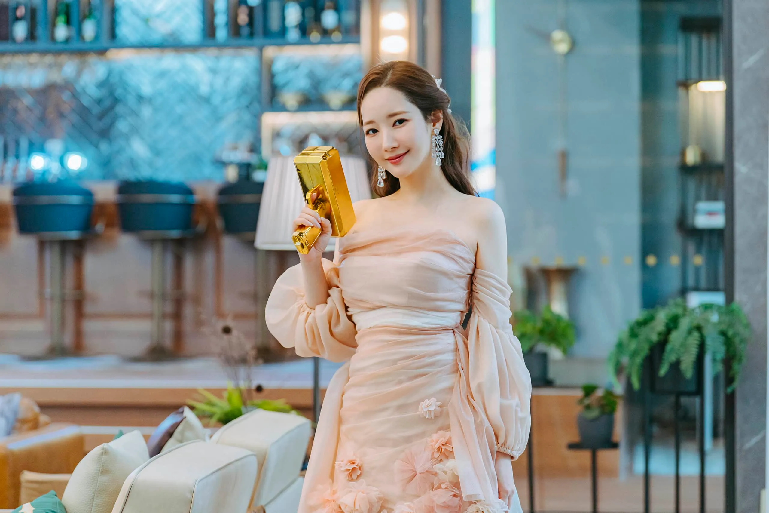 Park Min Young diện váy bồng <mark class=
