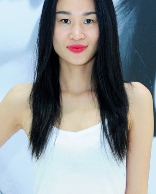 ELLE Fashionista - Nguoi Mau Thanh Truc
