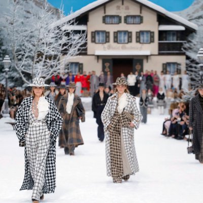 Giọng nói của Karl Lagerfeld vang lên trong buổi trình diễn Chanel Thu - Đông 2019