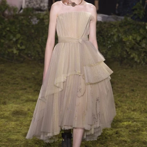 Những BST nổi bật tại tuần lễ Haute Couture Xuân-Hè 2017 - ELLE VN