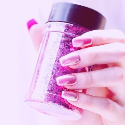 Tân trang vẻ ngoài cùng những màu sơn móng đẹp.