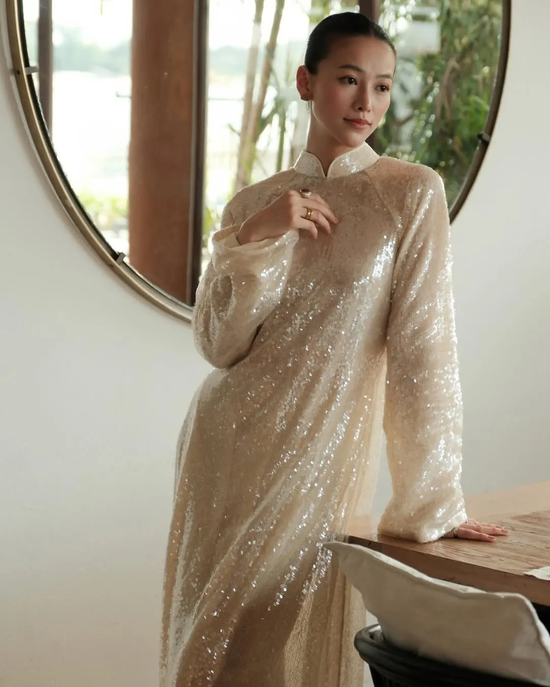 Áo dài kim sa cổ trụ