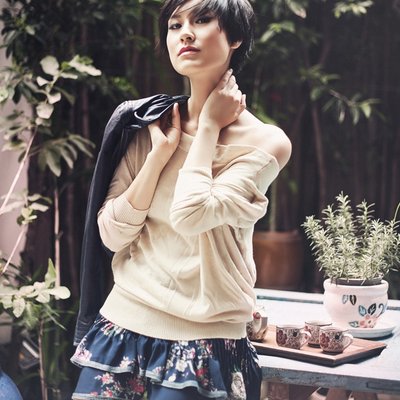 Bí quyết dưỡng da của Kathy Uyên ngoài việc tẩy trang kỹ là bôi kem chống nắng trước khi ra ngoài.