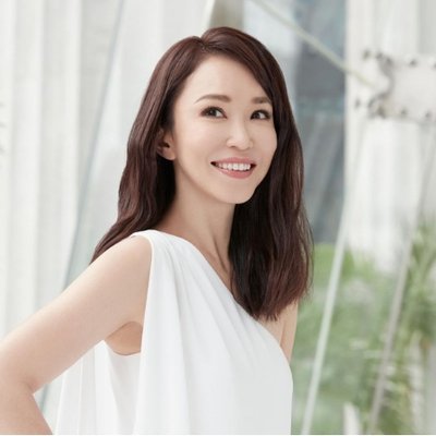 Bật mí những bí quyết làm đẹp da của nàng "Bạch Xà" Phạm Văn Phương