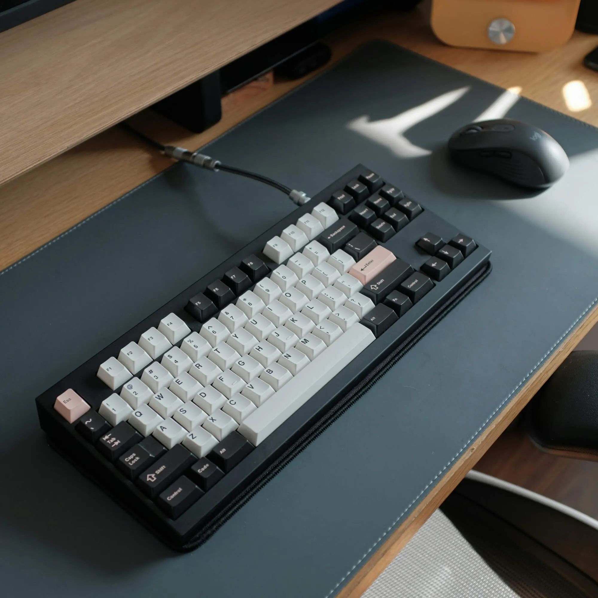 bàn phím cơ văn phòng quà tình nhân valentine