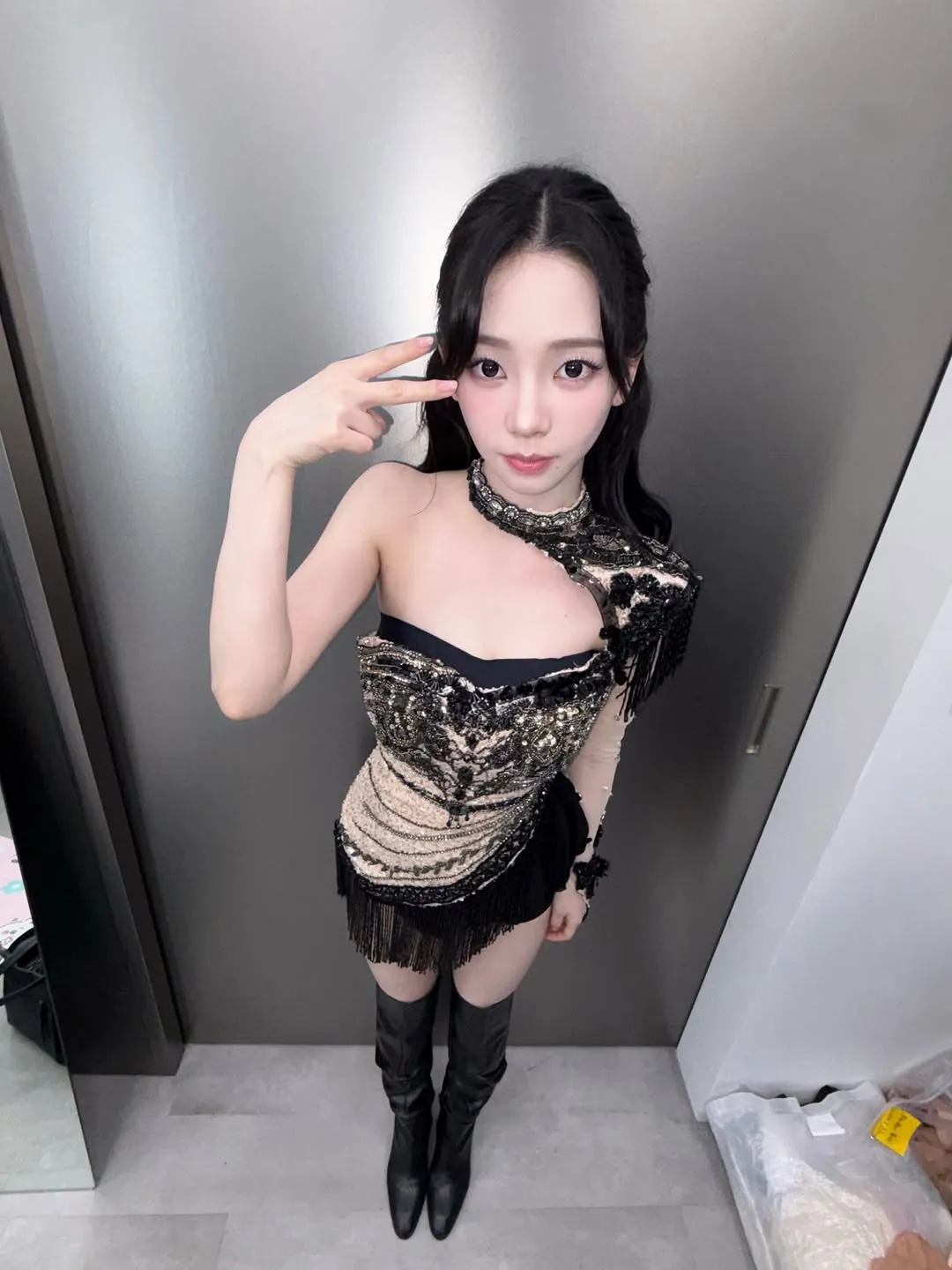 Karina diện thiết kế diện thiết kế Promise Balloon Mini Dress