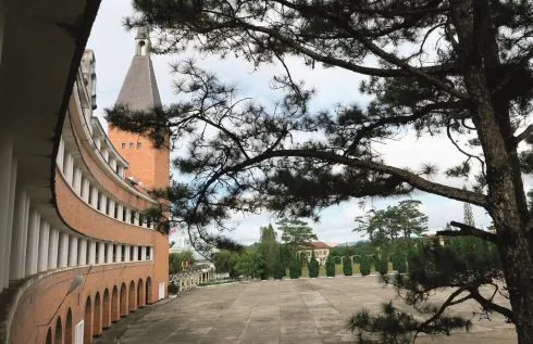 truong-dai-hoc-yersin-da-lat-noi-u-hoai-ve-thoi-gian-da-mat-5