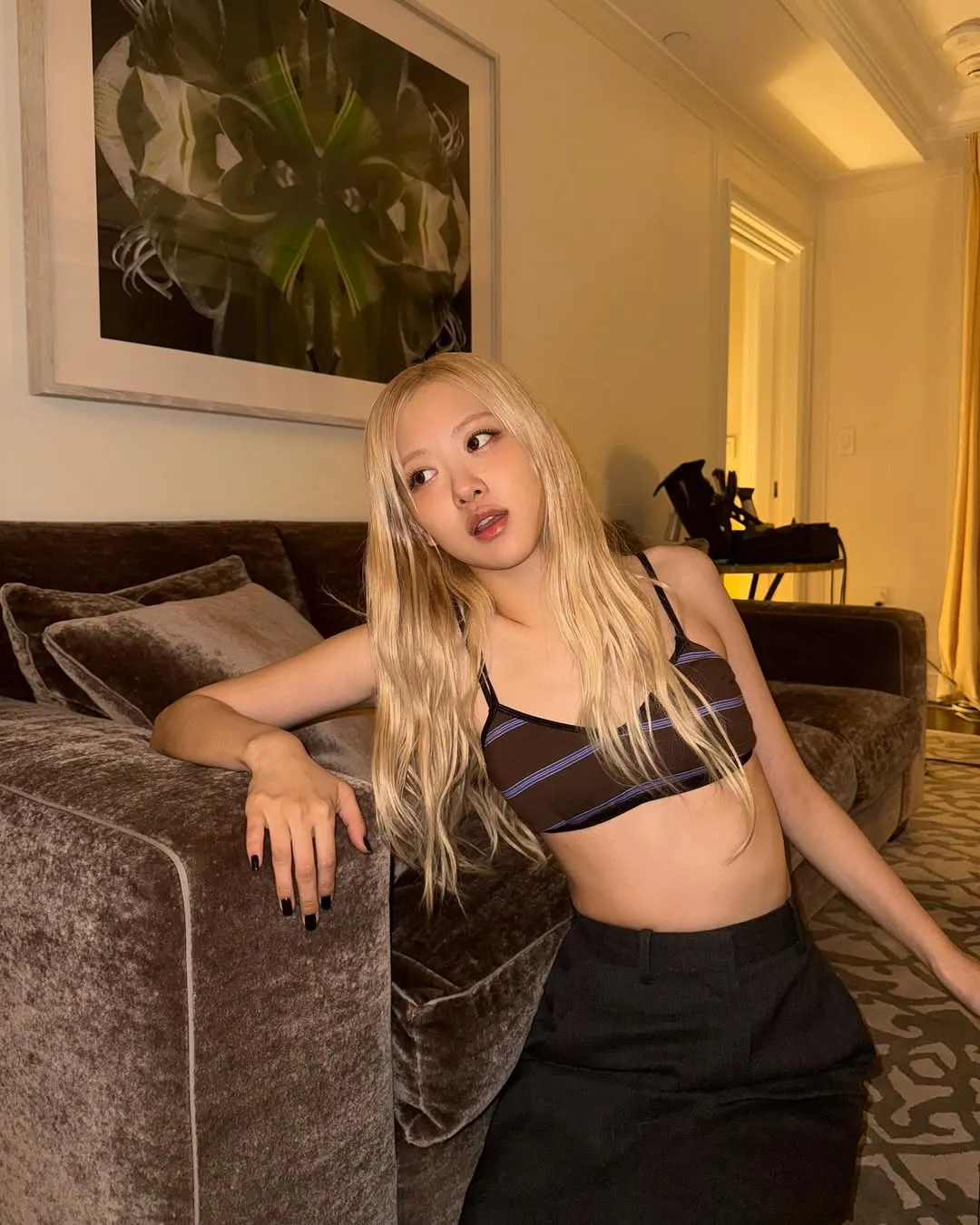 rose diện bản phối màu đen