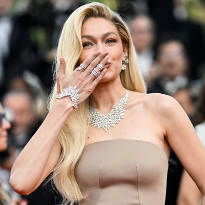 gigi hadid cannes trang sức