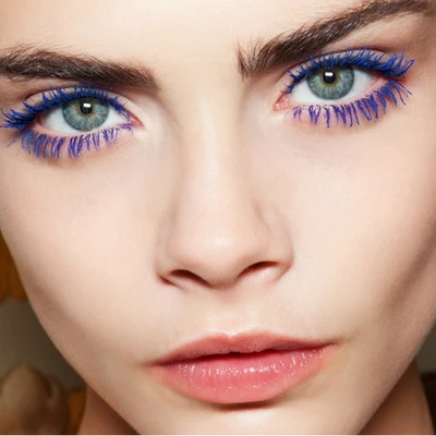 mascara màu xanh