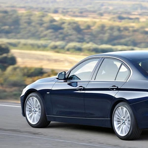 Khuyến mãi BMW 320i