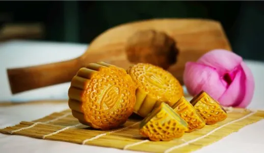 Bánh trung thu Crowne Plaza 2