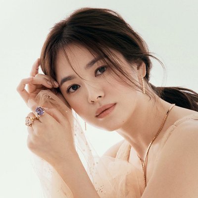 Song Hye Kyo chọn trang sức đá quý theo cung hoàng đạo