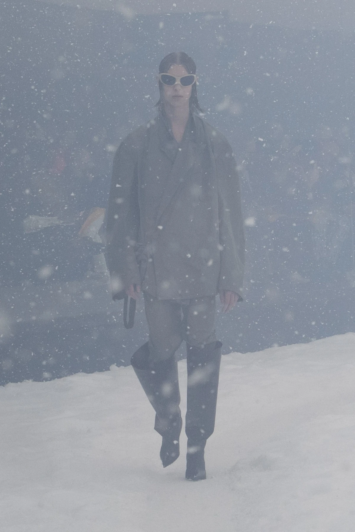 Balenciaga RTW Thu Đông 2022 look 16