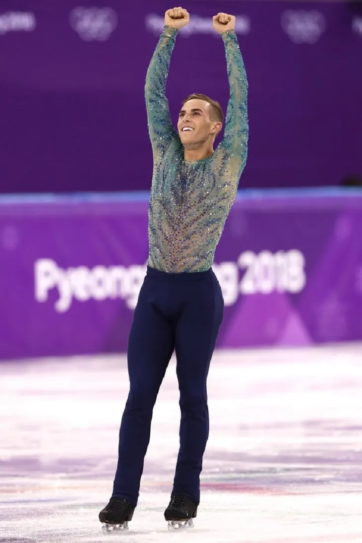 ELLE Việt Nam - Những bộ cánh trượt băng tại Olympics 2018 chứng tỏ sân băng là “sàn runway trắng” (8) ELLE Việt Nam - Những bộ cánh trượt băng tại Olympics 2018 chứng tỏ sân băng là “sàn runway trắng” (8)