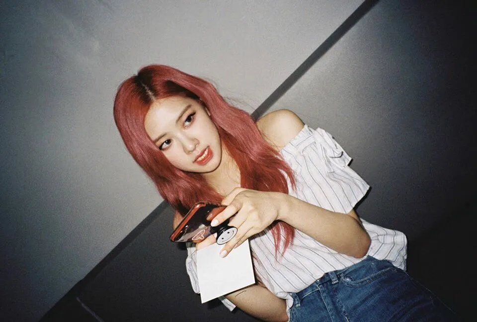 roses_are_rosie rosé diện áo trễ vai