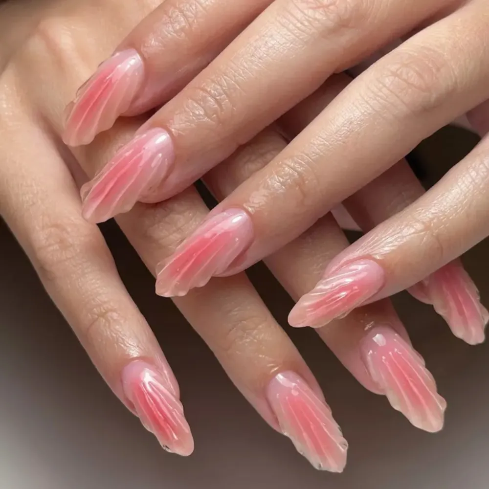 Mẫu nail sơn màu san hô.