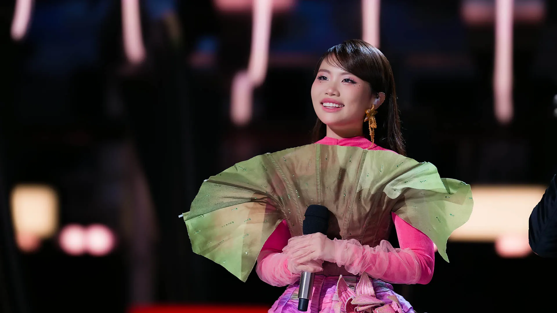 Phương Mỹ Chi Bóng Phù Hoa Sing! Asia 2025