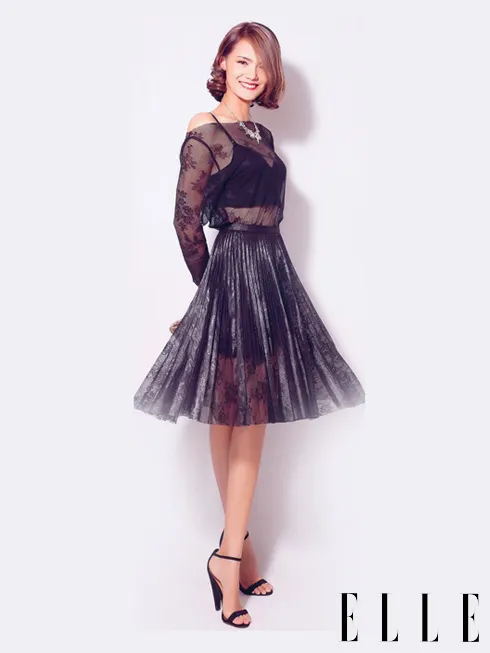 Đầm ren TRULY LAM 3.100.000 VNĐ Chân váy TOPSHOP 1.250.000 VNĐ Dây chuyền OASIS 399.000 VNĐ Giày sandals ZARA 1.750.000 VNĐ