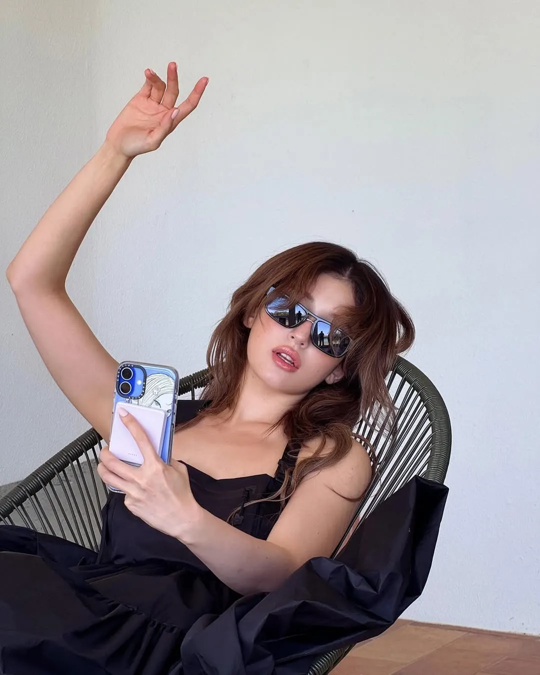 phối đồ đen cá tính 