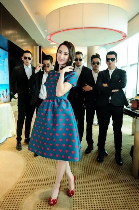Angelina Phương Trinh - Vệ sĩ Tiểu thư và Thằng khờ