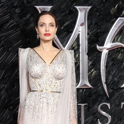 angelina jolie dự họp báo phim maleficent 2