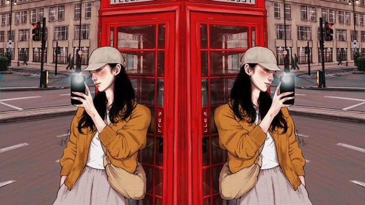 2 cô gái đang cầm điện thoại dựa vào cột telephone