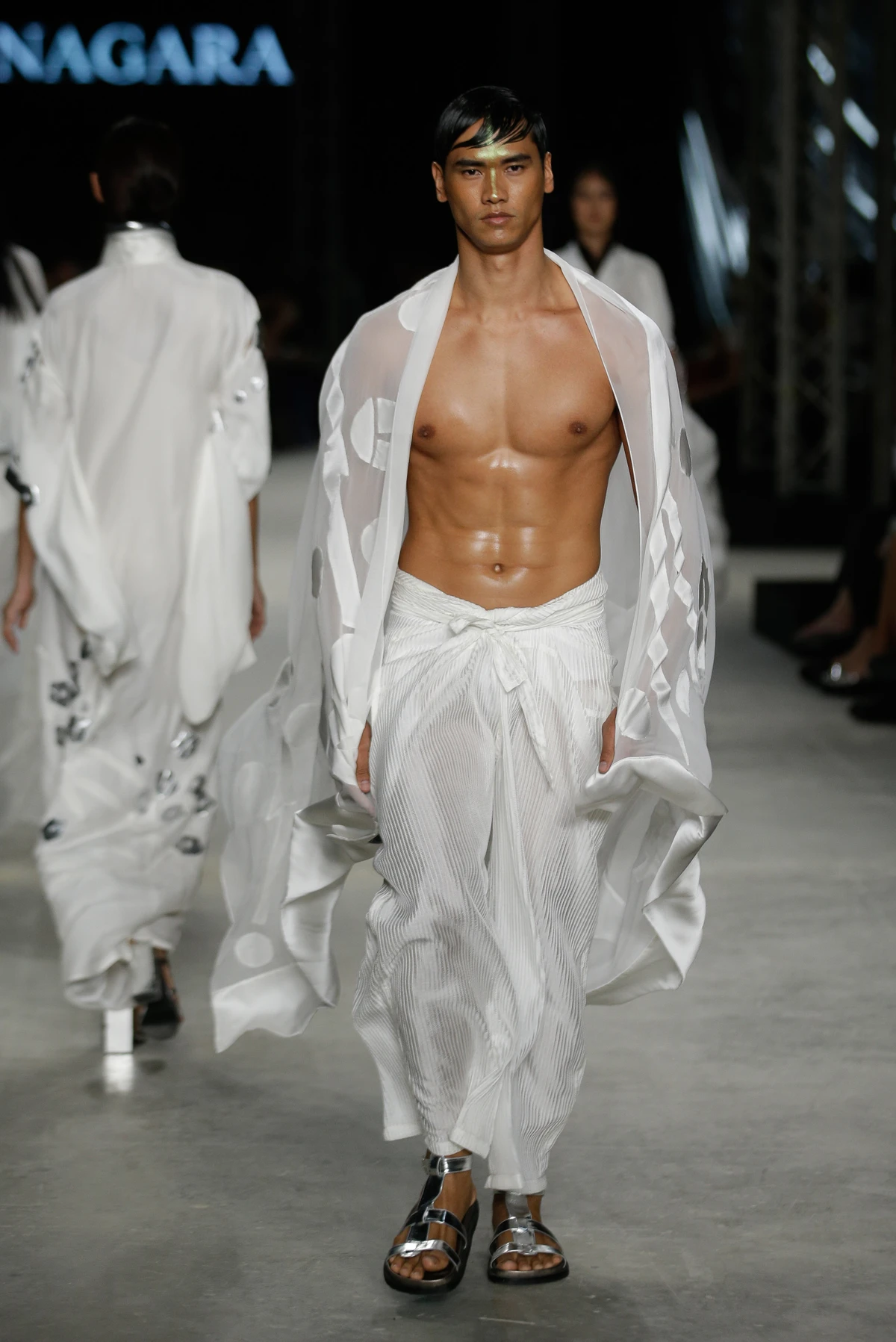 Tuần lễ Thời trang ELLE Thailand Xuân Hè 2016