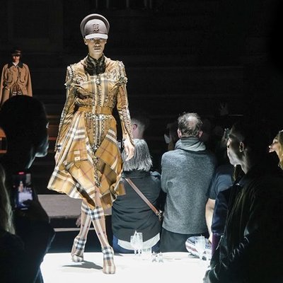 âm nhạc tại các sàn diễn runway