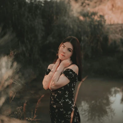 cô gái mặc váy đen tử vi 4/9/2025