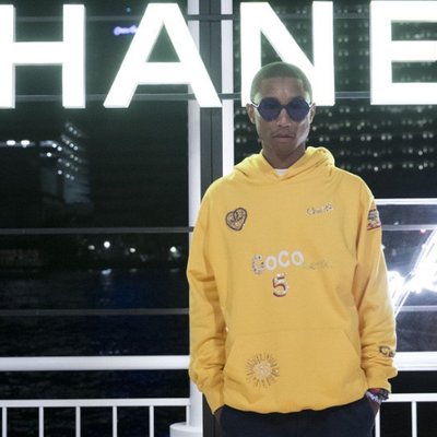 Chanel tiếp tục “bắt tay” Pharrell Williams ra mắt bộ sưu tập thời trang và phụ kiện