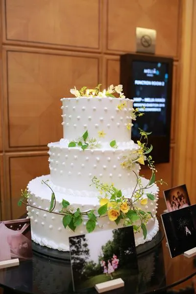 khách sạn Meliá Hanoi hân hạnh giới thiệu các gói tiệc cưới Romance by Meliá 1, 2, 3 cho mùa cưới năm nay cùng nhiều tiện ích lớn đi kèm.