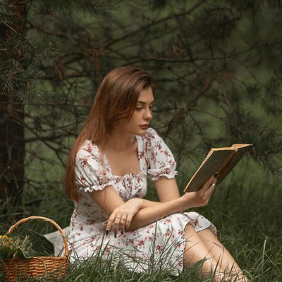 cô gái đọc sách để chữa lành những tổn thương