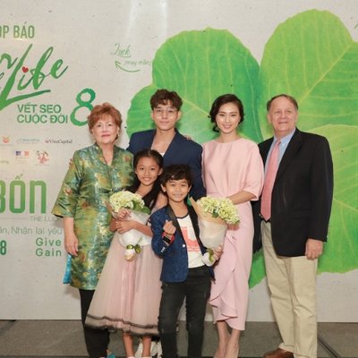 họp báo Vết Sẹo Cuộc Đời 8 12