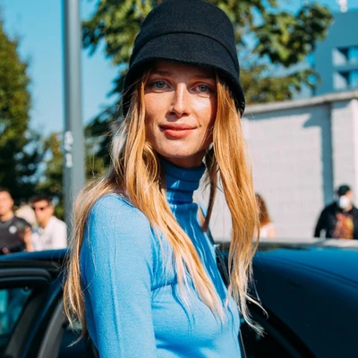 mắc chứng gù lưng và cách phòng ngừa