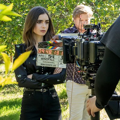 Lily Collins ở hậu trường phim Windfall