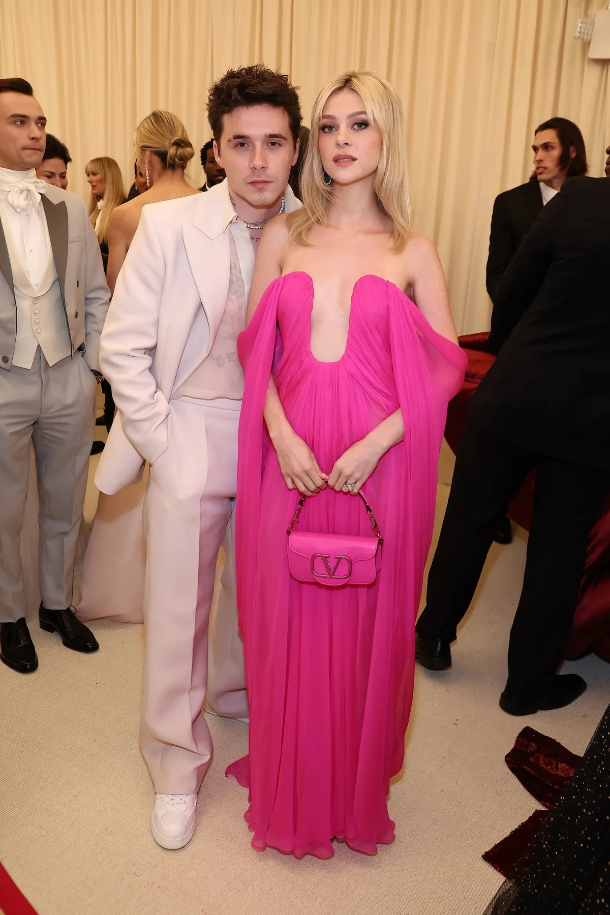 Brooklyn và Nicola Peltz-Beckham