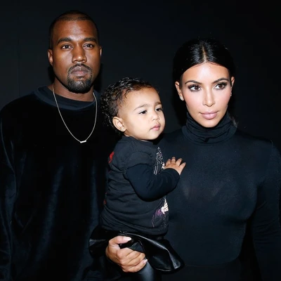 Kim Kardashian và Kanye West chuẩn bị đón đứa con thứ 3