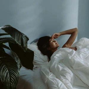 cô gái có thói quen ngủ khoa học để thức dậy hạnh phúc